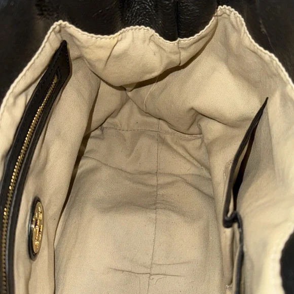 Tory Burch Bag Black and Gold Pebbled Leather Shoulder Bag with Strap - Picture 15 of 17
